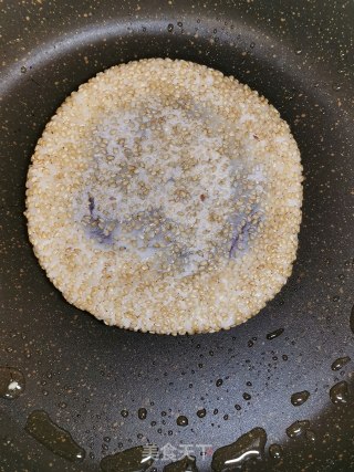 芝麻糯米饼的做法步骤：8