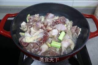 啤酒鸭炖鲜藕的做法步骤：7