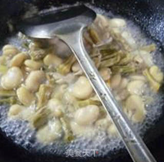 野山笋炒蚕豆芽的做法步骤：7