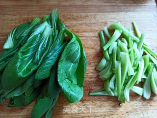 肉末油菜的做法步骤：1