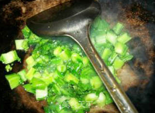 盐水方腿菜芯炒迷迷饺的做法步骤：7