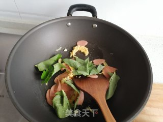 火腿肠炒米粉的做法步骤：6