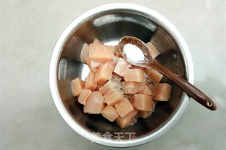 果味鸡丁的做法步骤：2