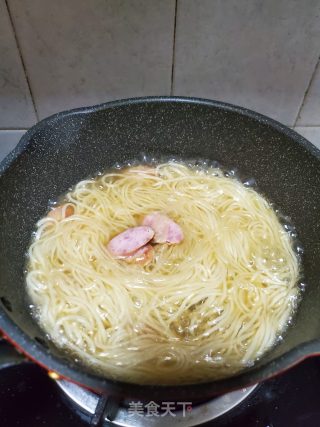 香肠红薯粉的做法步骤：3