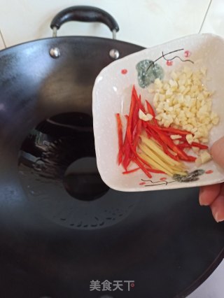 蒿子杆炒蛏子的做法步骤：5