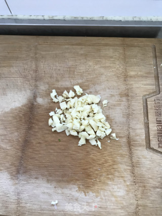 蒜香丝瓜的做法步骤：3