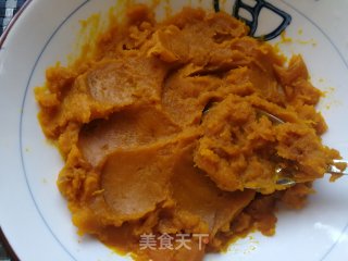 香葱椒盐牛角卷的做法步骤：1