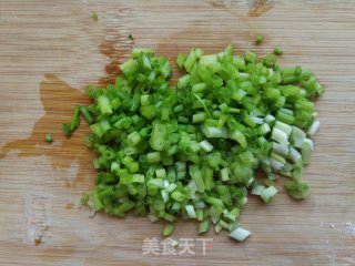 香葱椒盐牛角卷的做法步骤：13
