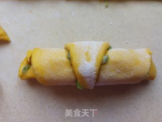 香葱椒盐牛角卷的做法步骤：22