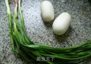 大蒜腐竹炒萝卜的做法步骤：2