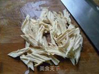大蒜腐竹炒萝卜的做法步骤：3