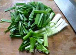 大蒜腐竹炒萝卜的做法步骤：4