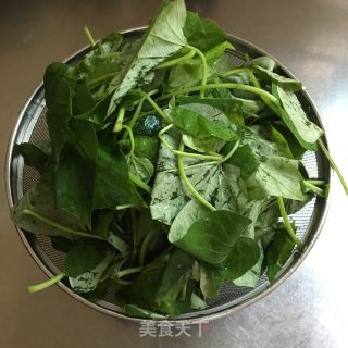 拌红薯叶的做法步骤：1