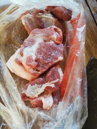 家常粉蒸肉的做法步骤：1