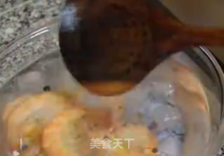 柠檬酸辣虾的做法步骤：2