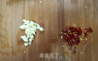 绿豆芽炒韭菜的做法步骤：3