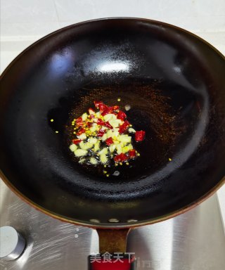 绿豆芽炒韭菜的做法步骤：4