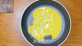 蟹味菇豆腐汤丨健康营养身体壮！！的做法步骤：3