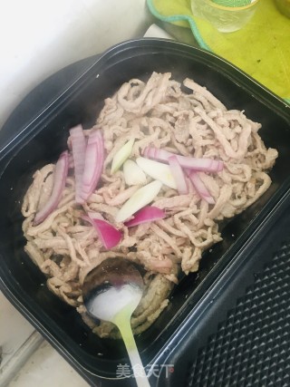 香芹杏鲍菇炒肉丝的做法步骤：7