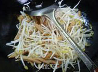 甜不辣炒绿豆芽的做法步骤：5