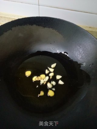 杏鲍菇炒鸡胸肉的做法步骤：2