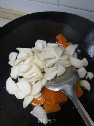 杏鲍菇炒鸡胸肉的做法步骤：3