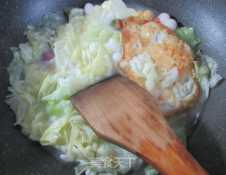 煎鸡蛋包心菜花色年糕的做法步骤：3