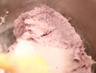 酥皮月饼的做法步骤：2