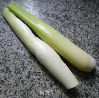 清炒豆苗茭白的做法步骤：2