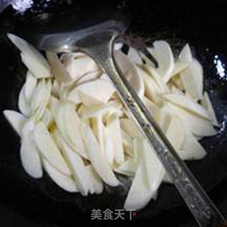 清炒豆苗茭白的做法步骤：4