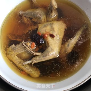 红枣枸杞鸽子汤的做法步骤：6