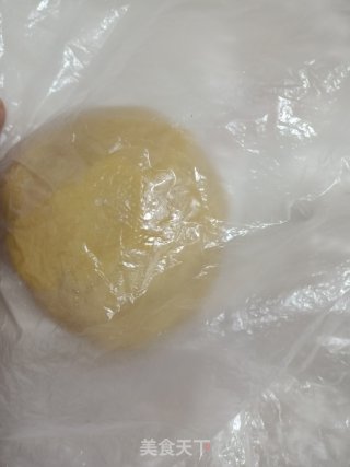 红豆馅月饼的做法步骤：2