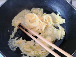 瓜片炒鸡蛋的做法步骤：4