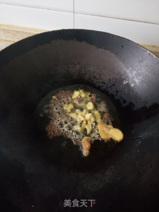 砂锅鸡子炖土豆的做法步骤：2