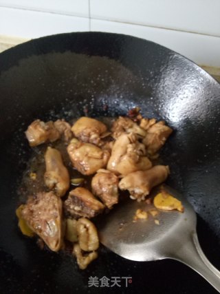 砂锅鸡子炖土豆的做法步骤：3