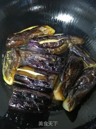 五花肉烧茄子的做法步骤：2