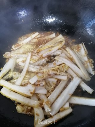 虾仁白菜烧粉丝的做法步骤：4