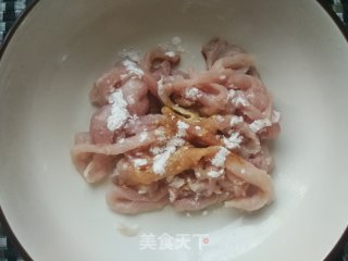 韭黄炒肉丝的做法步骤：2