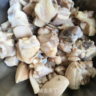 麻辣藕丁鸡块米线的做法步骤：6