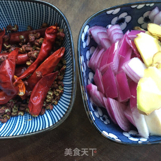 麻辣藕丁鸡块米线的做法步骤：7