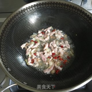 平菇炒肉的做法步骤：4