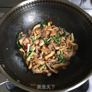 平菇炒肉的做法步骤：7