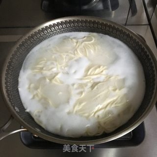 西兰花卤蛋面的做法步骤：5