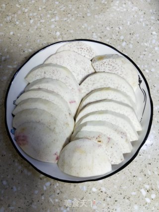 腊肠蒸香芋的做法步骤：3