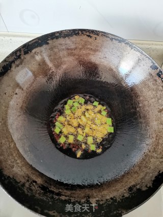 炝爆圆白菜的做法步骤：2