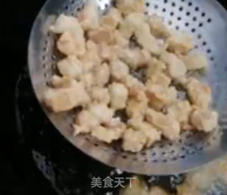 酸甜咕噜肉的做法步骤：6