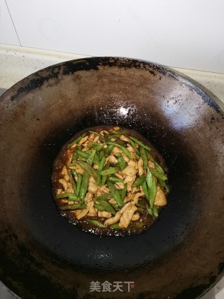 豆角炒鸡丝的做法步骤：3