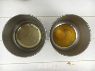 香蕉戚风的做法步骤：1