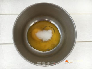 香蕉戚风的做法步骤：2