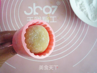 广式肉松芸豆月饼的做法步骤：15